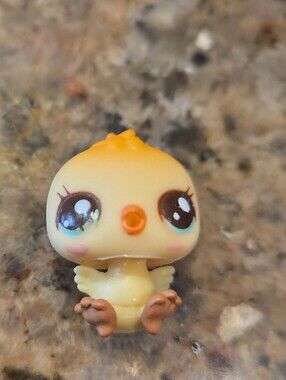 Hasbro LPS Littlest Pet Shop #2631 Baby Stroll Chick Bird Cutest Pets Tiny Rare
